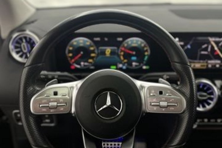 Mercedes-Benz GLA 250 GLA 250 e AMG NIGHT EXKLUSIV PANO+360+KEYLESS+