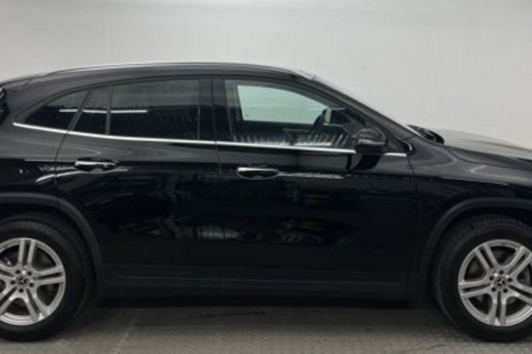Mercedes-Benz GLA 220 GLA 220 d 4M STYLE AHK+MEMORY+KEYLESS+KAMERA+
