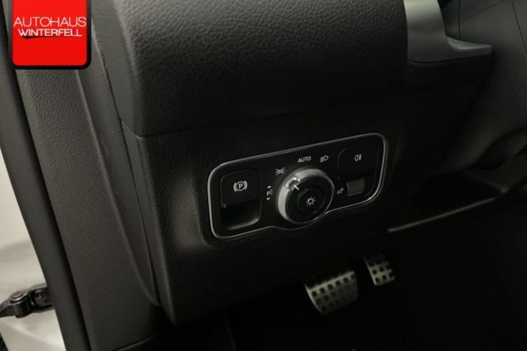 Mercedes-Benz GLB 200 GLB 200 d AMG LINE 7SITZ+PANO+DIGITAL+KAMERA+LED