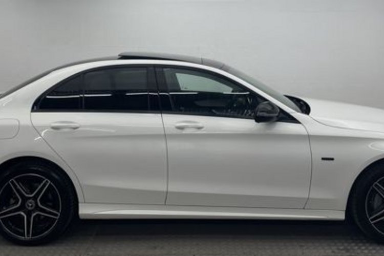 Mercedes-Benz C 300 C 300 de AMG NIGHT CARBON PANO+SITZKLIMA+KAMERA+