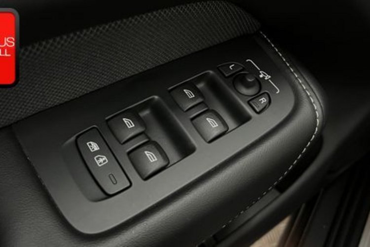 Volvo XC60 XC60 B5 AWD PLUS DARK PANO+GOOGLE+MEMO+KRISTALL+