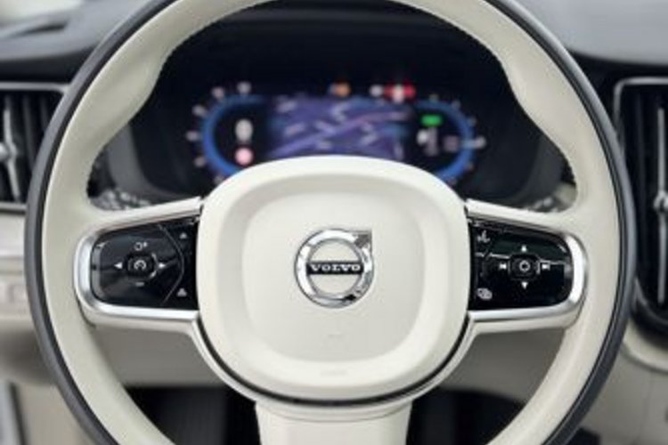 Volvo XC60 XC60 T6 AWD RECH INSCRIPTION PANO+AHK+STANDHZG+