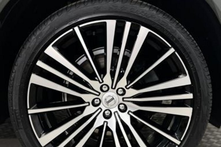 Volvo XC90 XC90 B5 D INSCRIPTION AWD 7SITZ+PANO+B&amp;W+MASSAGE