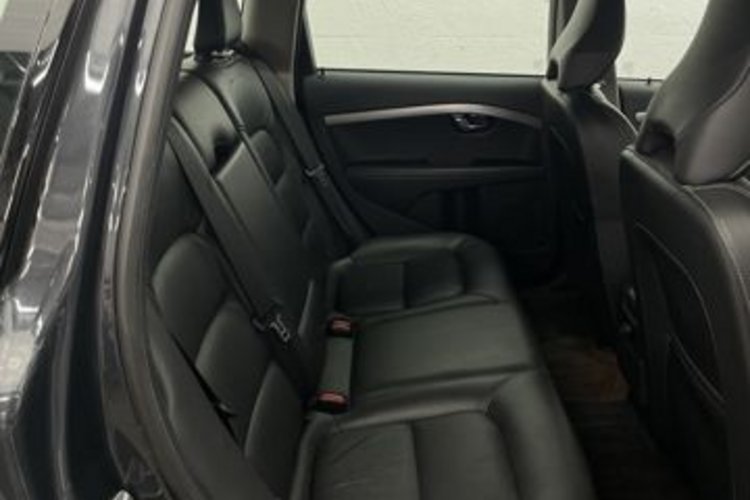 Volvo V70 V70 D4 LINJE SVART BI-XENON+PDC+NAVI+TEMPOMAT+