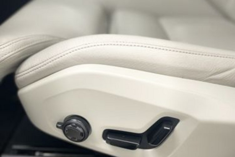 Volvo XC90 XC90 Rech T8 AWD 7SITZ+PANO+AHK+MEMORY+H&amp;K+KAMER