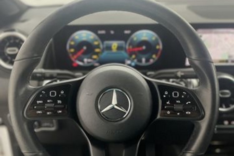 Mercedes-Benz GLB 220 GLB 220 d 7SITZ+DIGITAL+KAMERA+CARPLAY+AUGMENTED