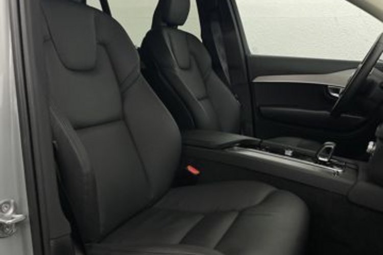 Volvo XC90 XC90 B5 AWD 7SITZ+GOOGLE+KAMERA+KEYLESS+LED+20Z+