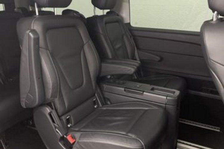Mercedes-Benz V 220 V 220 d LANG 4M DESIGN 7SITZ+AHK+LUGANO+KAMERA+