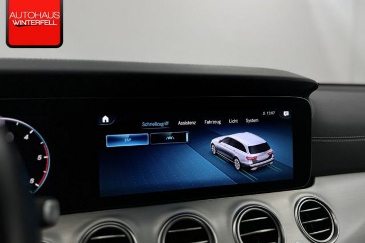 Mercedes-Benz E 300 E 300 d 4M T EXCLUSIVE KAMERA+LED+NAVI+CARPLAY+