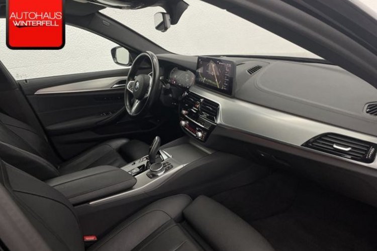 BMW 530 530d xDrive Touring Luxury Line PANO+AHK+360+HUD