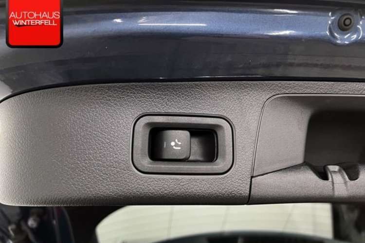 Mercedes-Benz GLA 250 GLA 250 e STYLE PANO+AHK+MULTIBEAM+KAMERA+DISTRO