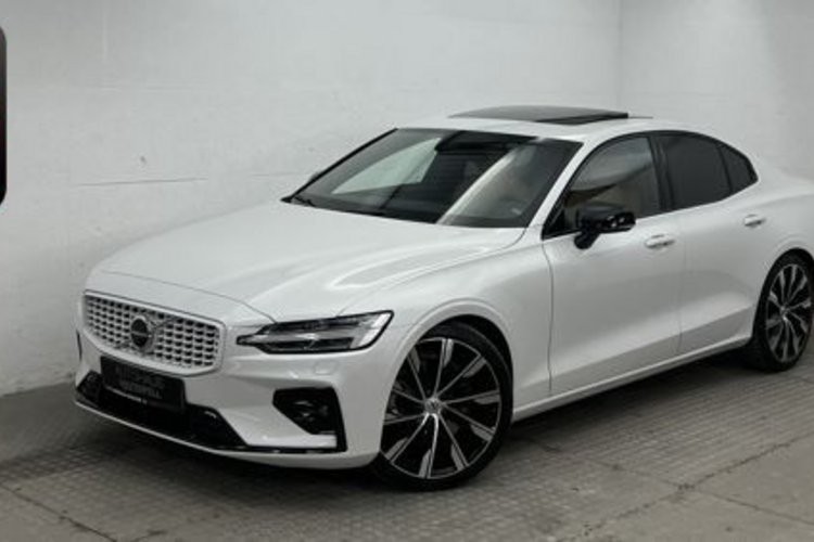 Volvo S60 S60 B5 B ULTIMATE DARK AWD GSD+20Z+AHK+STANDHZG+