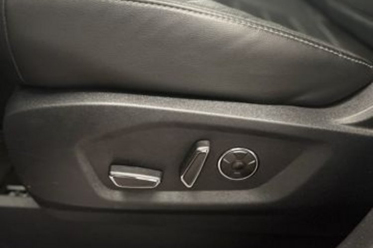 Ford Galaxy Galaxy 2.0 EcoBlue VIGNALE AWD 7SITZ+PANO+AHK+