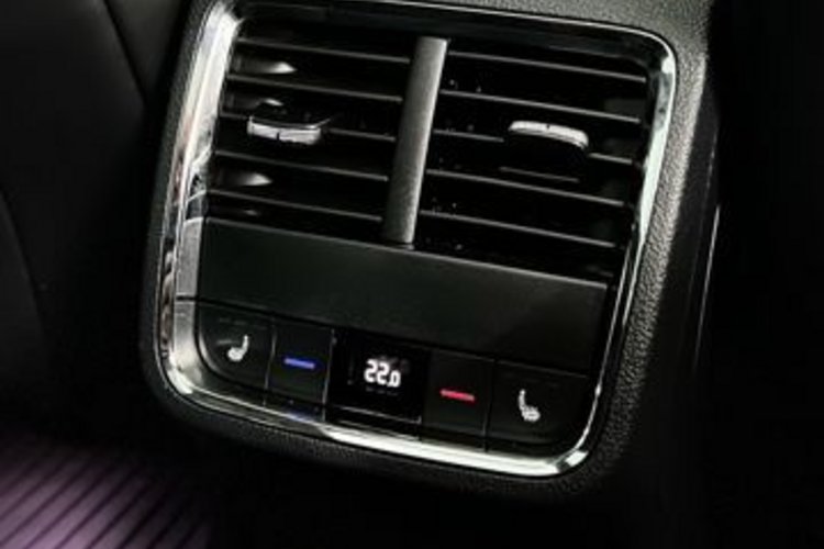 Skoda Octavia Octavia Combi 2.0 TDI Style PANO+AHK+STANDH+MEMO