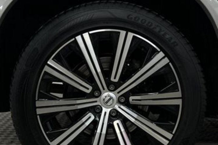 Volvo XC90 XC90 B5 D AWD Plus Bright 7SITZ+PANO+AHK+360+H&amp;K