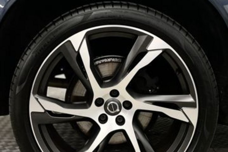 Volvo XC90 XC90 B5 AWD PANO+22Z+HUD+H&amp;K+KAMERA+LED+ALARM+