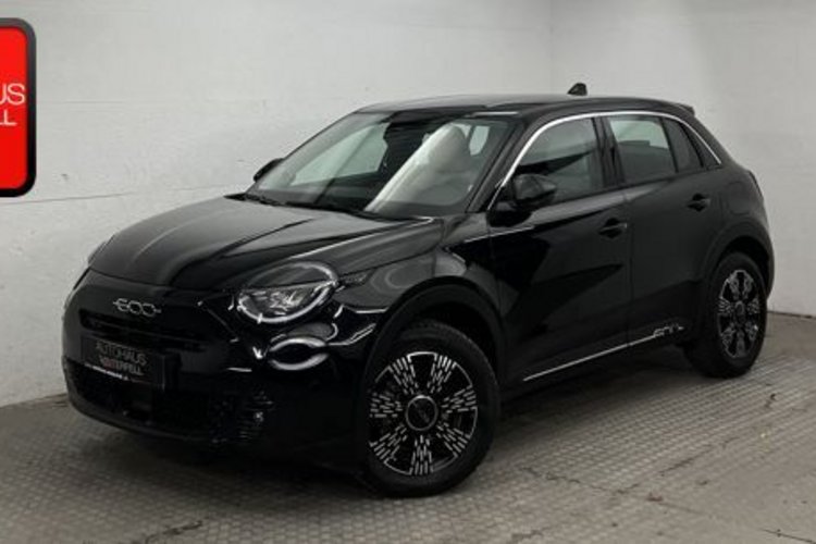 Fiat 600 600 HYBRID 1.2 T3 DCT VOLL-LED+KAMERA+SITZHEIZUN