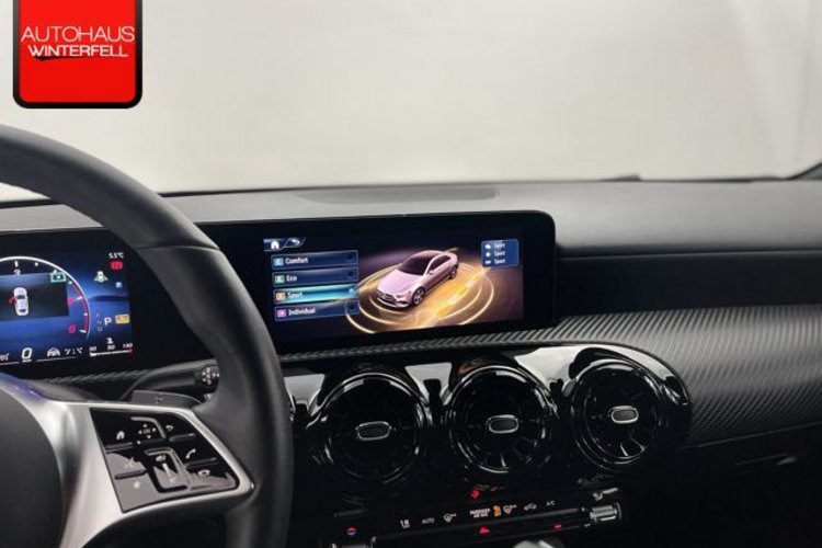 Mercedes-Benz A 200 A 200 d Limousine LED+KAMERA+DISTRONIC+CARPLAY+