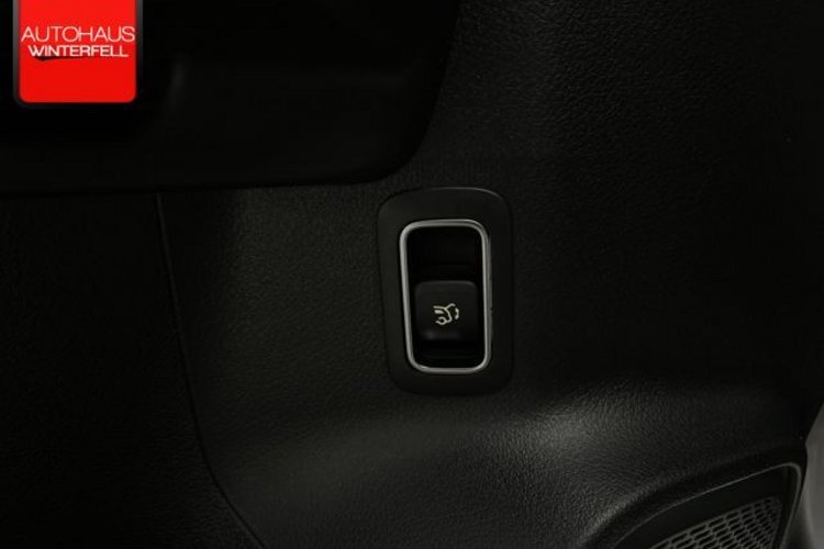 Mercedes-Benz GLB 200 GLB 200 7SITZ+PANO+AHK+MEMO+KAMERA+DISTRONIC+