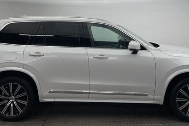 Volvo XC90 XC90 B5 AWD ULTIMATE BRIGHT 7SITZ+PANO+AHK+NUBUK