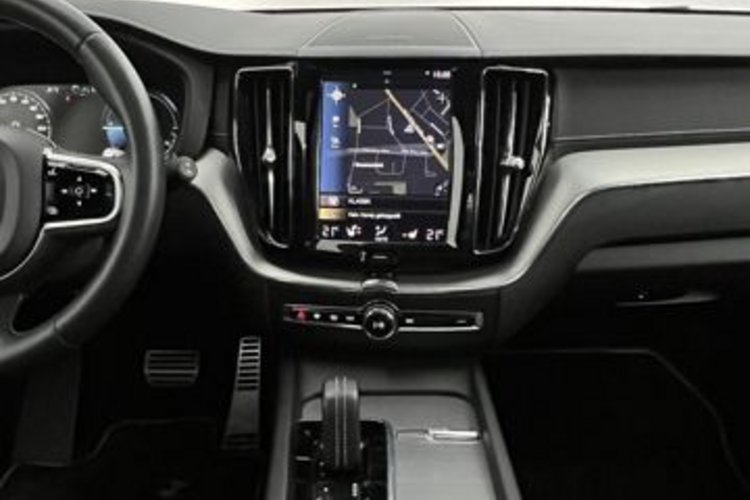 Volvo XC60 XC60 T8 AWD R-DESIGN PANO+LUFT+22Z+HUD+H&amp;K+STAND
