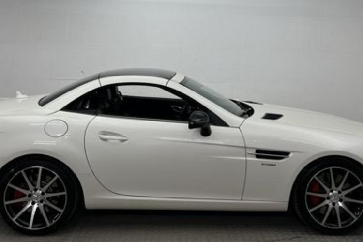 Mercedes-Benz SLC 43 AMG SLC 43 AMG PERFOR CARBON KAMERA+MEMO+KEYLESS