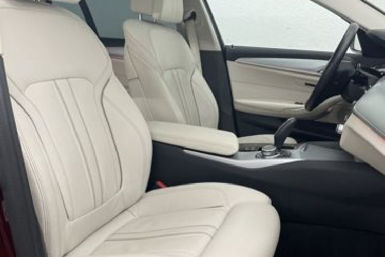 BMW 530 530 d xDrive Touring INDIVIDUAL+PANO+AHK+MEMO+
