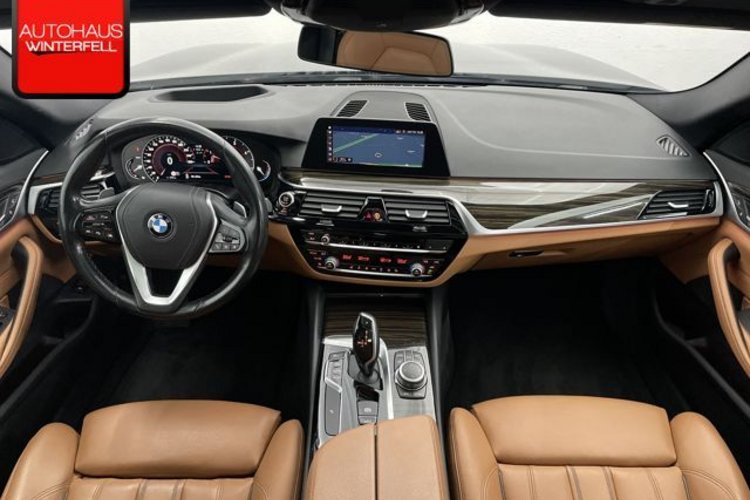 BMW 520 520 d xDrive Sport Line PANO+AHK+STANDHEIZUNG+