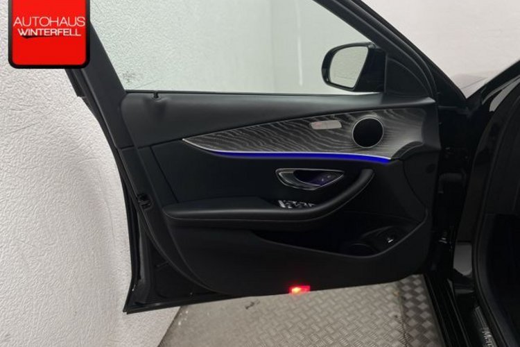Mercedes-Benz E 220 E 220 d Avantgarde NIGHT ESD+KAMERA+AMBIENTE+LED
