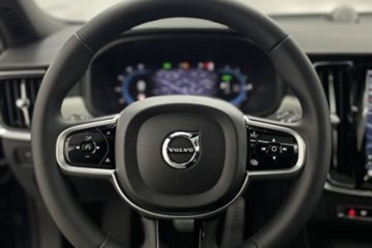 Volvo V90 V90 T8 R-DESIGN RECH AWD PANO+AHK+B&amp;W+STANDHZG+