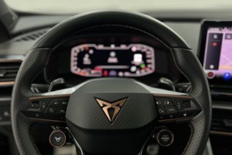 Cupra Formentor Formentor VZ5 2.5 TSI 4D CARBON PANO+MEMO+360+