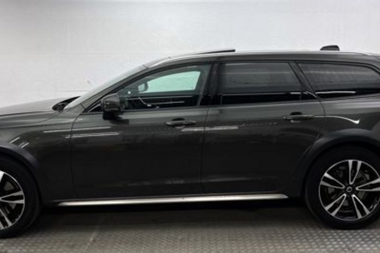 Volvo V90 Cross Country V90 Cross Country D5 AWD Pro PANO+AHK+360+