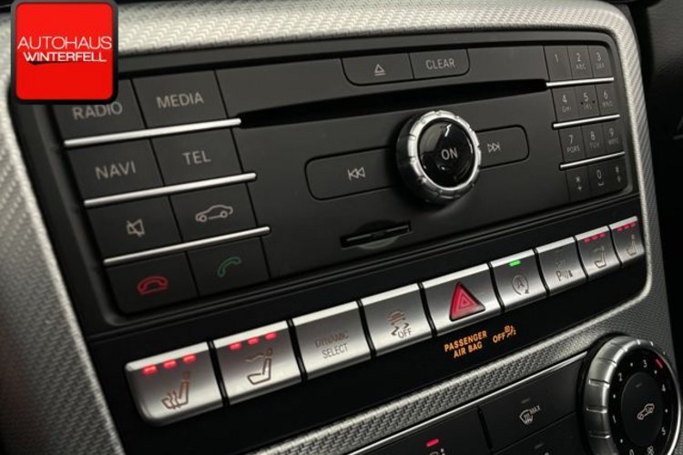 Mercedes-Benz SLC 200 SLC 200 AMG PANO+KAMERA+HARMAN/K+ILS+AIR-SCARF+