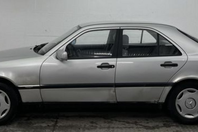 Mercedes-Benz C 180 C 180 RADIO+KASETTE+E-AUSSENSPIEGEL+