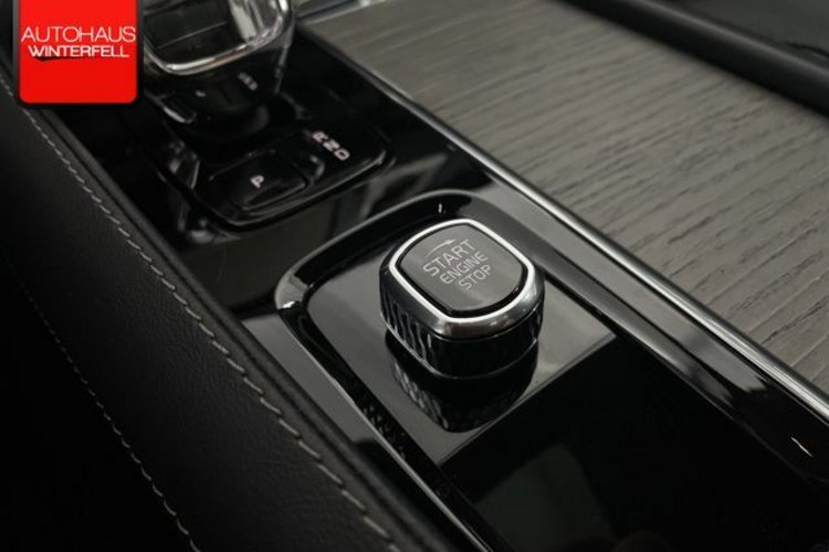 Volvo XC90 XC90 T8 PLUS DARK RECH AWD 7SITZ+PANO+AHK+STANDH