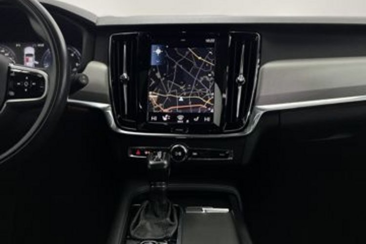 Volvo V90 V90 D4 PRO PANO+AHK+360+HUD+H&amp;K+STANDHEIZUNG+LED