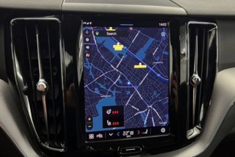 Volvo XC60 XC60 B5 B AWD R-DESIGN HUD+AHK+MEMORY+GOOGLE+LED