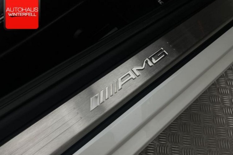Mercedes-Benz SLC 43 AMG SLC 43 AMG PERFOR CARBON KAMERA+MEMO+KEYLESS