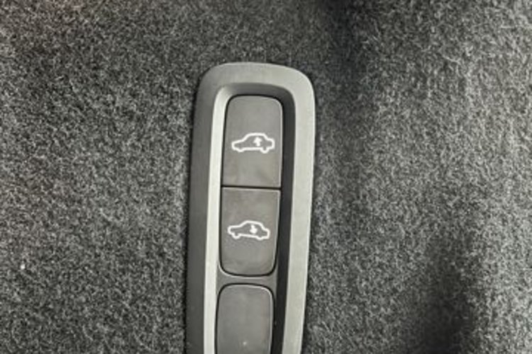 Volvo XC60 XC60 T8 AWD R-DESIGN PANO+LUFT+22Z+HUD+H&amp;K+STAND