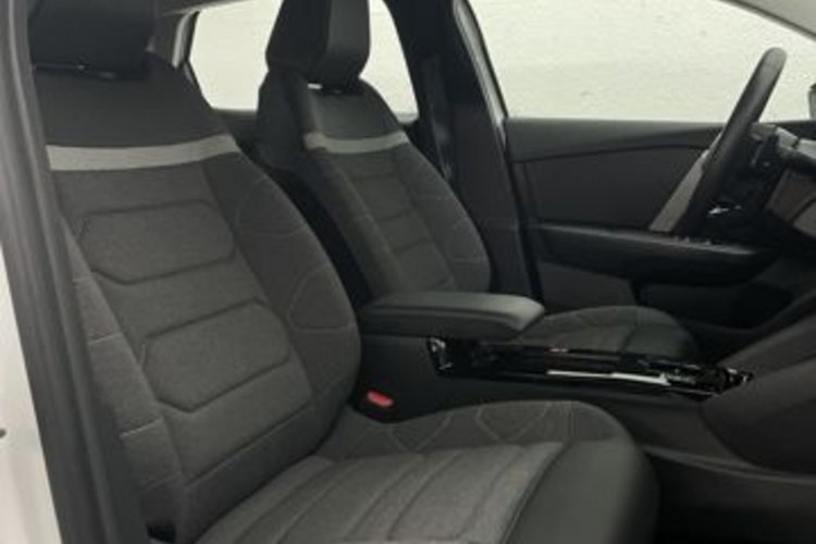 Citroën C4 C4 PureTech 130 EAT8 FEEL PACK LED+KAMERA+KLIMA+