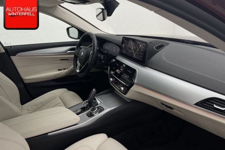 BMW 530 530 d xDrive Touring INDIVIDUAL+PANO+AHK+MEMO+