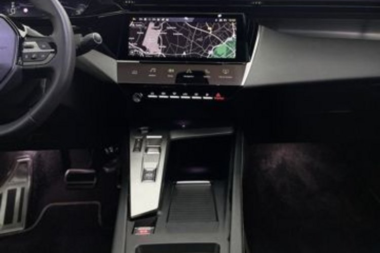 Peugeot 408 408 HYBRID 136 e-DSC6 GT PANO+MEMO+360+3D-TACHO+