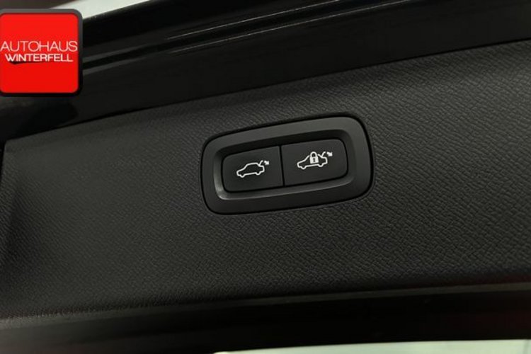 Volvo XC90 XC90 D5 AWD STANDHEIZUNG+KAMERA+KEYLESS+VOLL-LED