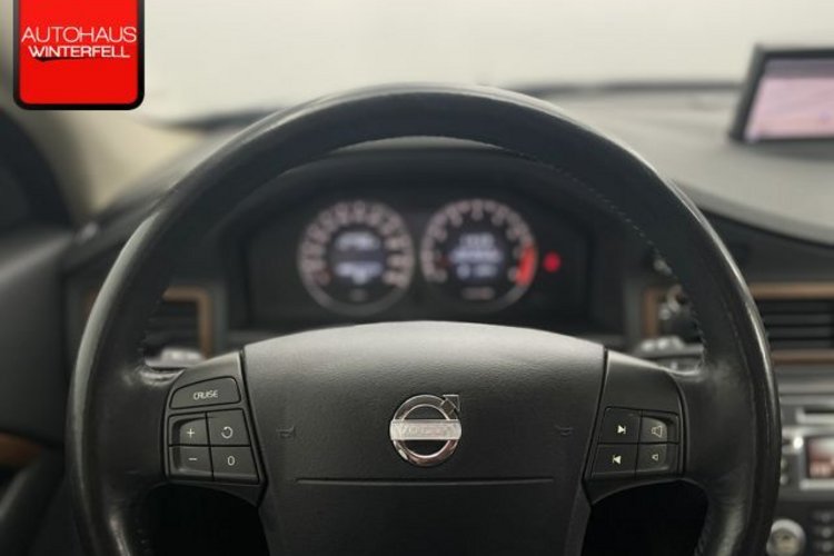 Volvo V70 V70 3.2 GEARTRONIC SUMMUM SITZKLIMA+MEMORY+XENON