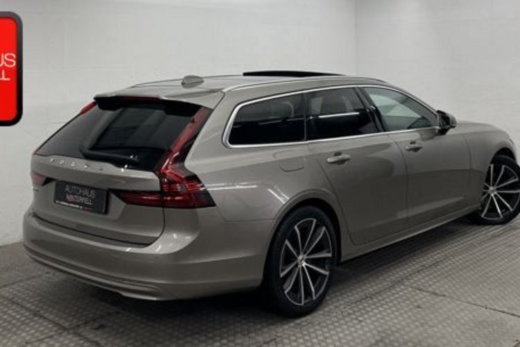 Volvo V90 V90 D4 PRO PANO+AHK+360+HUD+H&amp;K+STANDHEIZUNG+LED