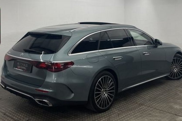 Mercedes-Benz E 300 E 300 e T AMG LINE PREMIUM PLUS PANO+SUPER+HUD+