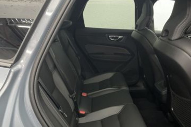 Volvo XC60 XC60 B4 AWD PLUS DARK PANO+AHK+MEMORY+H&amp;K+LED+