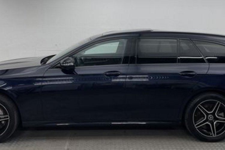 Mercedes-Benz E 300 E 300 de T 4M AMG NIGHT PANO+AHK+HUD+DISTRONIC+