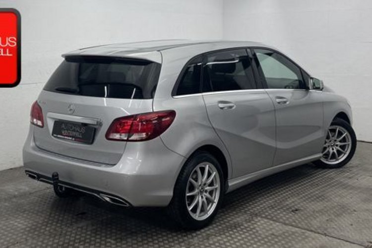 Mercedes-Benz B 180 B 180 d 7G-DCT URBAN AHK+NAVI+KLIMA+SITZHEIZUNG+