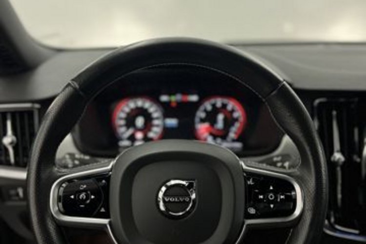 Volvo S90 S90 T6 AWD RDesign AHK+20Z+360+MEMO+INTELLI-SAFE